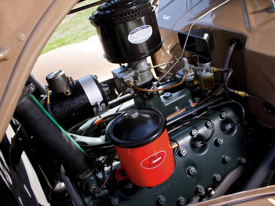  Ford V8 Deluxe 3-Window Coupe 1935 года  (фото 5 из 20)